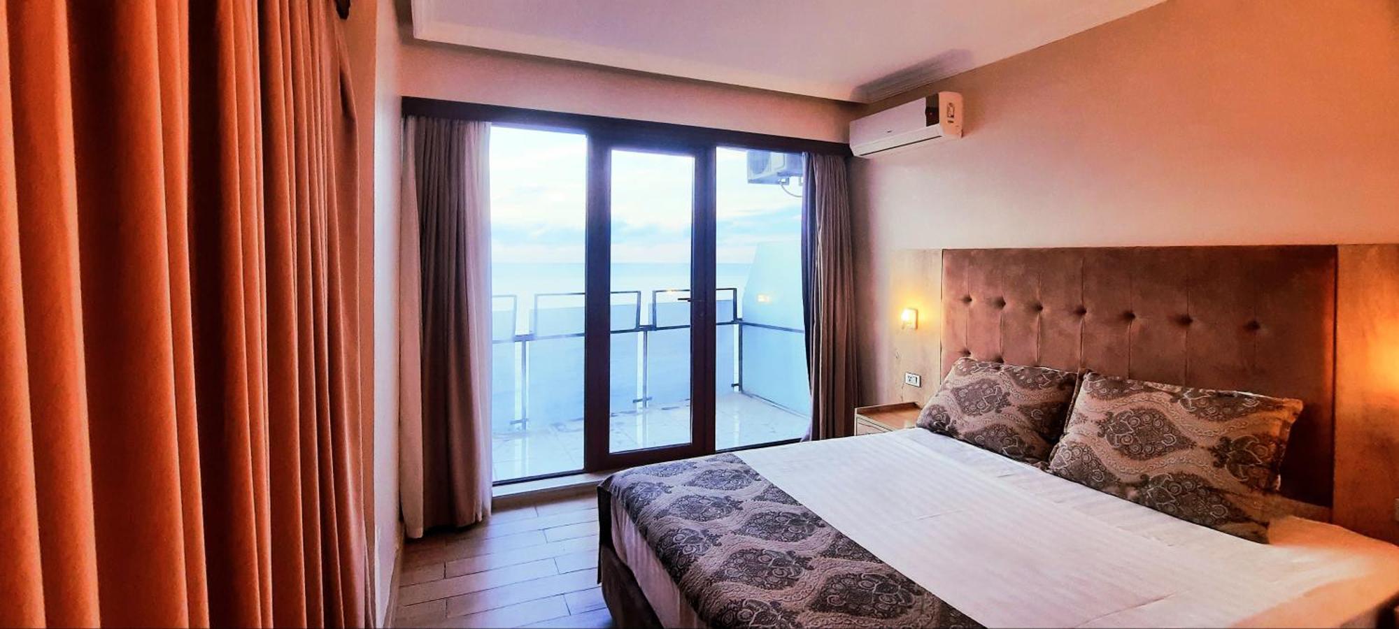 Ashtal Beach Hotel Batumi Exterior photo