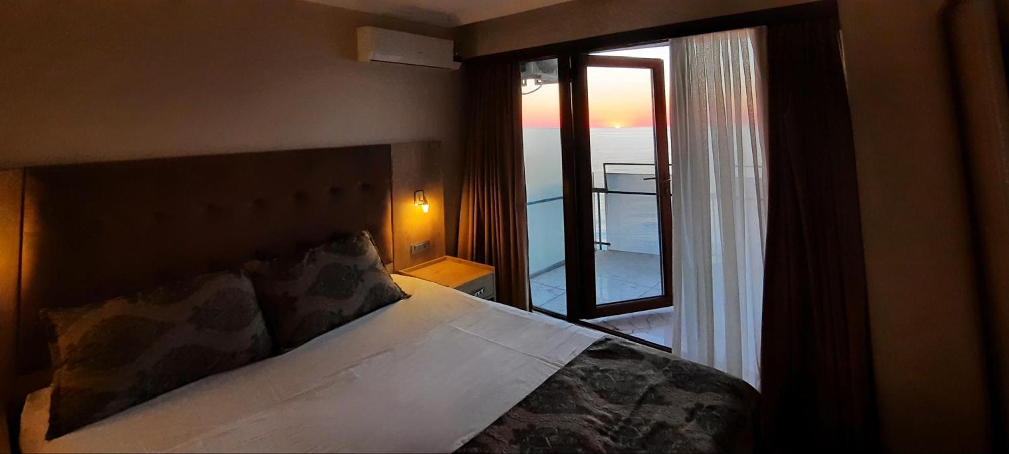 Ashtal Beach Hotel Batumi Exterior photo