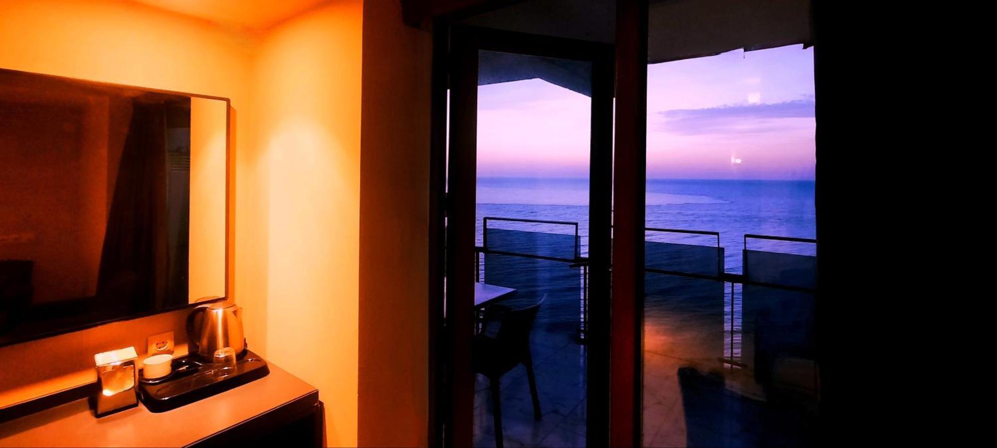Ashtal Beach Hotel Batumi Exterior photo