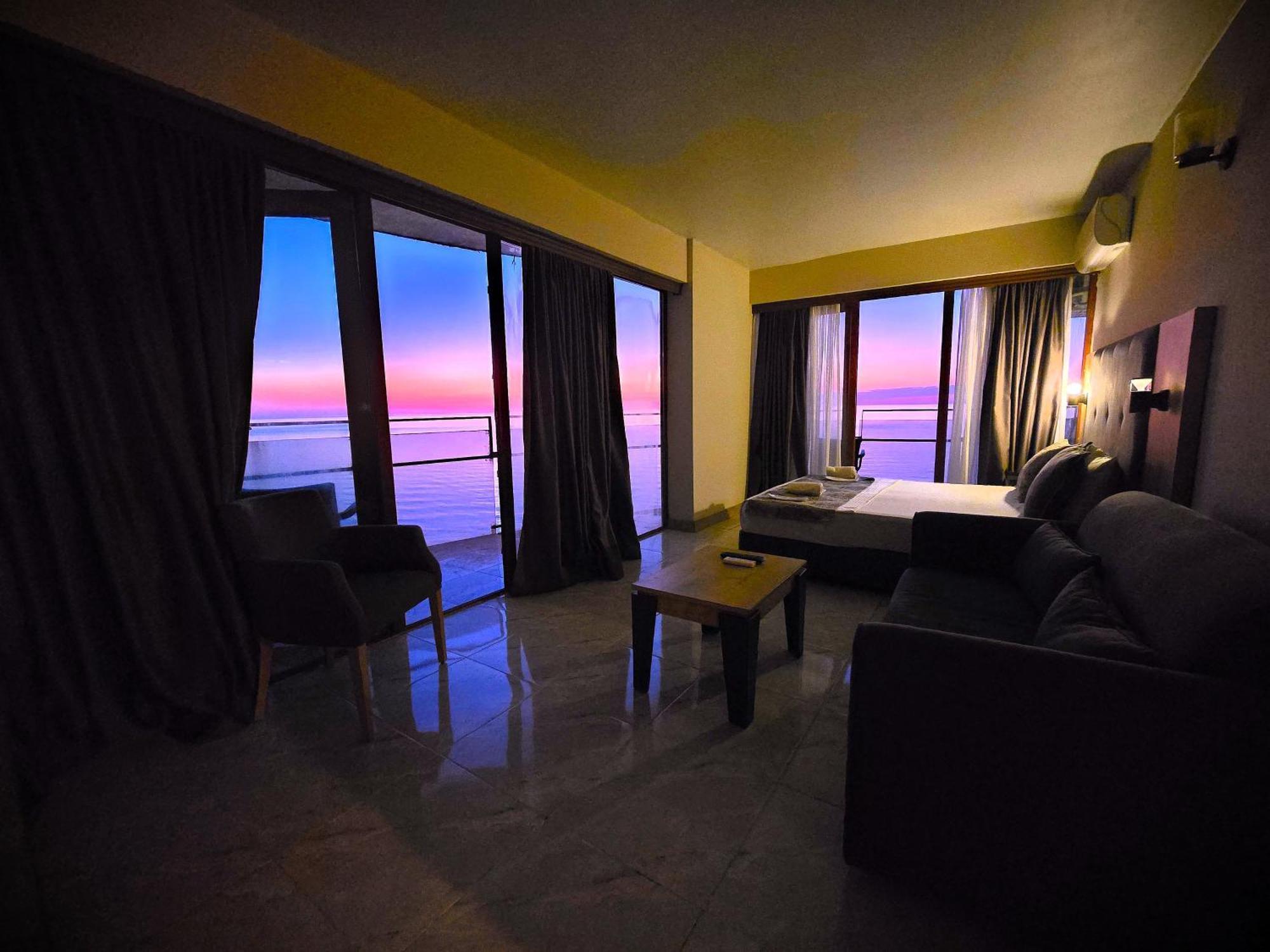 Ashtal Beach Hotel Batumi Exterior photo